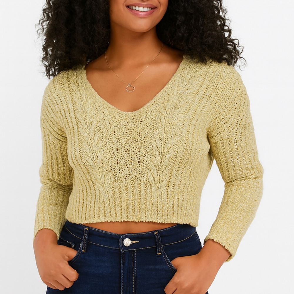 XOXO V-Neck Cable Knit Metallic Cropped Sweater Small